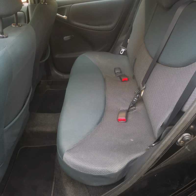 Toyota Yaris, снимка 13 - Автомобили и джипове - 51390316