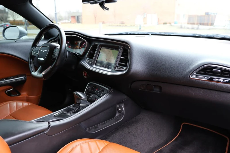 Dodge Challenger SRT* Hellcat* RWD* АвтоКредит* (ЦЕНА ДО БГ), снимка 6 - Автомобили и джипове - 52552343