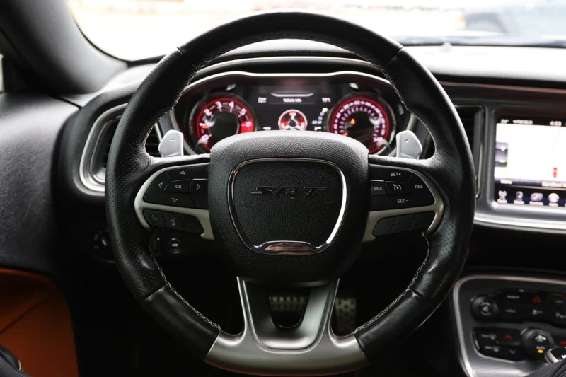Dodge Challenger SRT* Hellcat* RWD* АвтоКредит* (ЦЕНА ДО БГ), снимка 10 - Автомобили и джипове - 52552343
