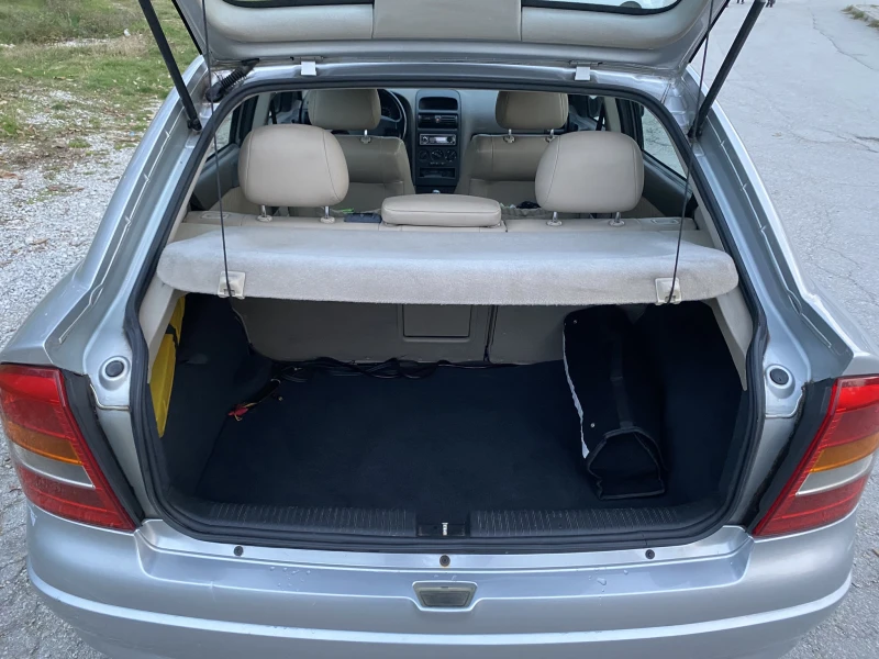 Opel Astra 1.8, снимка 16 - Автомобили и джипове - 52576575