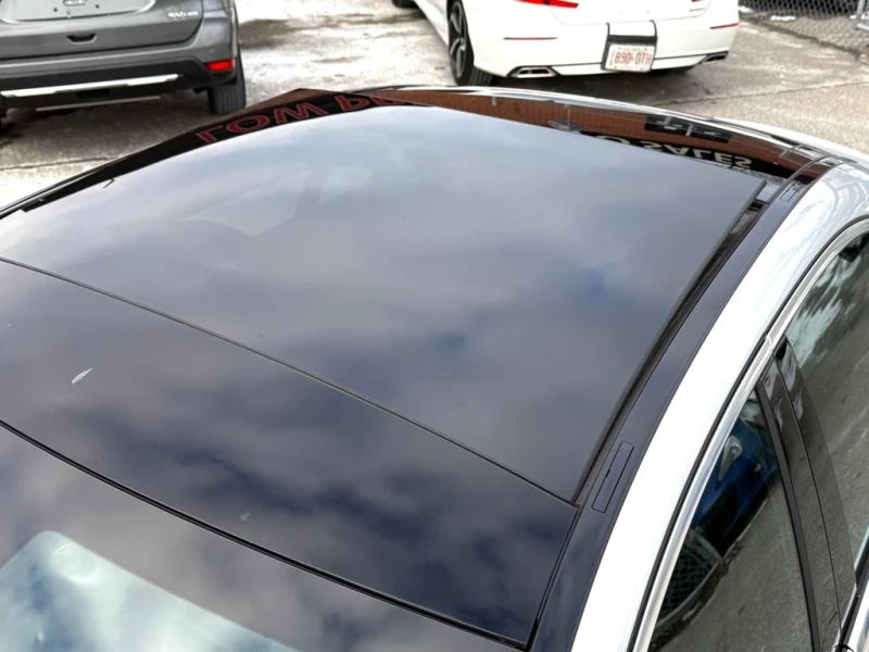 Mercedes-Benz C 300 * l 4MATIC l 18 Service Records l Luxury Pkg * CAR, снимка 10 - Автомобили и джипове - 52726556