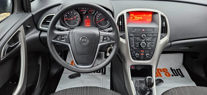 Opel Astra 1, 4i-100кс* ЕВРО5* ФАБРИЧЕН ГАЗОВ ИНЖЕКЦИОН* 2012, снимка 9 - Автомобили и джипове - 52928729