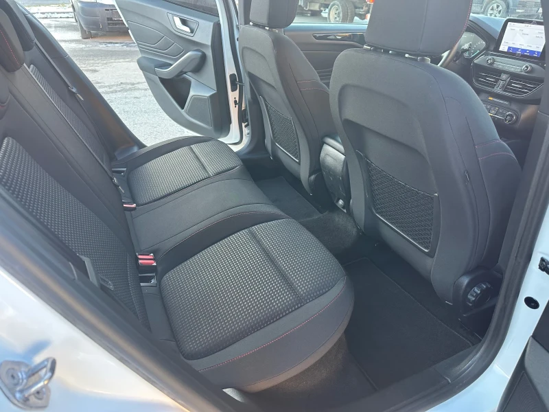 Ford Focus 1.0 SCTI ST LINE, снимка 7 - Автомобили и джипове - 53134618