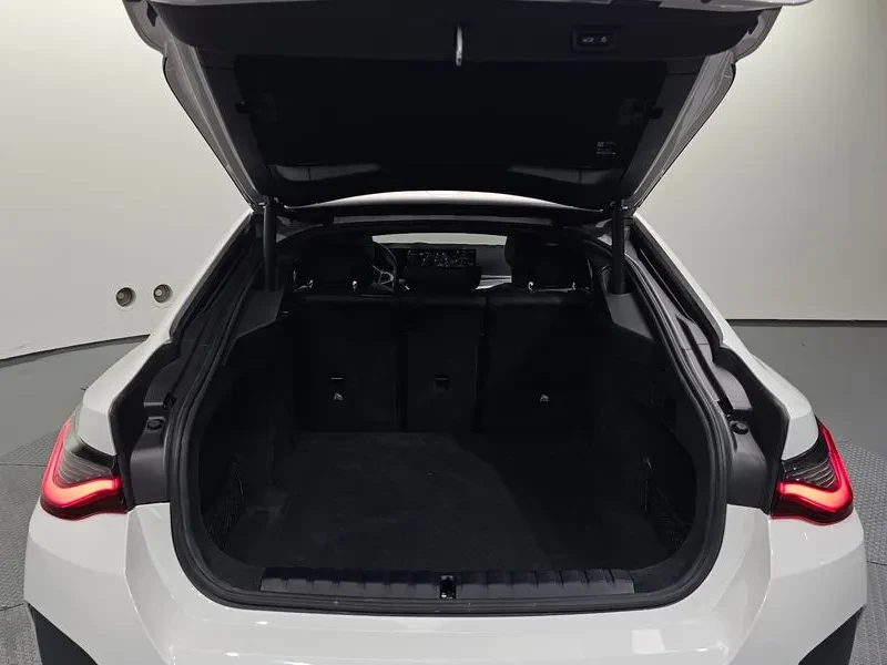BMW i4 M Sports - ���� 30% ����� | Mobile.bg � ����������� 17