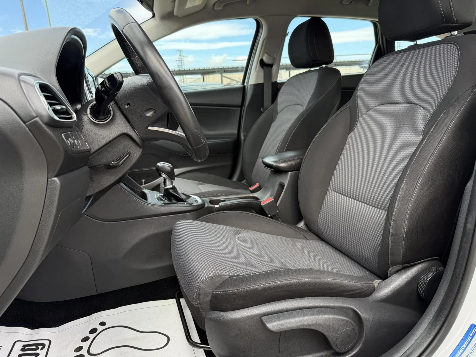 Hyundai I30 1.5i 110kc - изображение 10