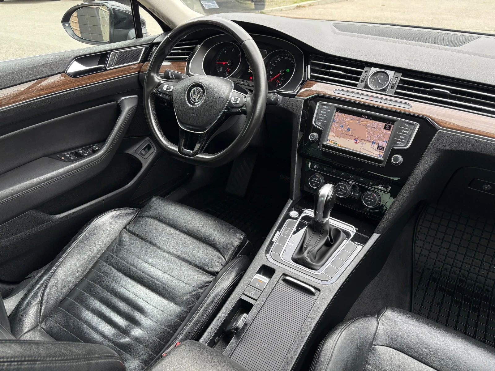 VW Passat DSG HIGHLINE КОЖА НАВИГАЦИЯ KEYLESS GO - изображение 8