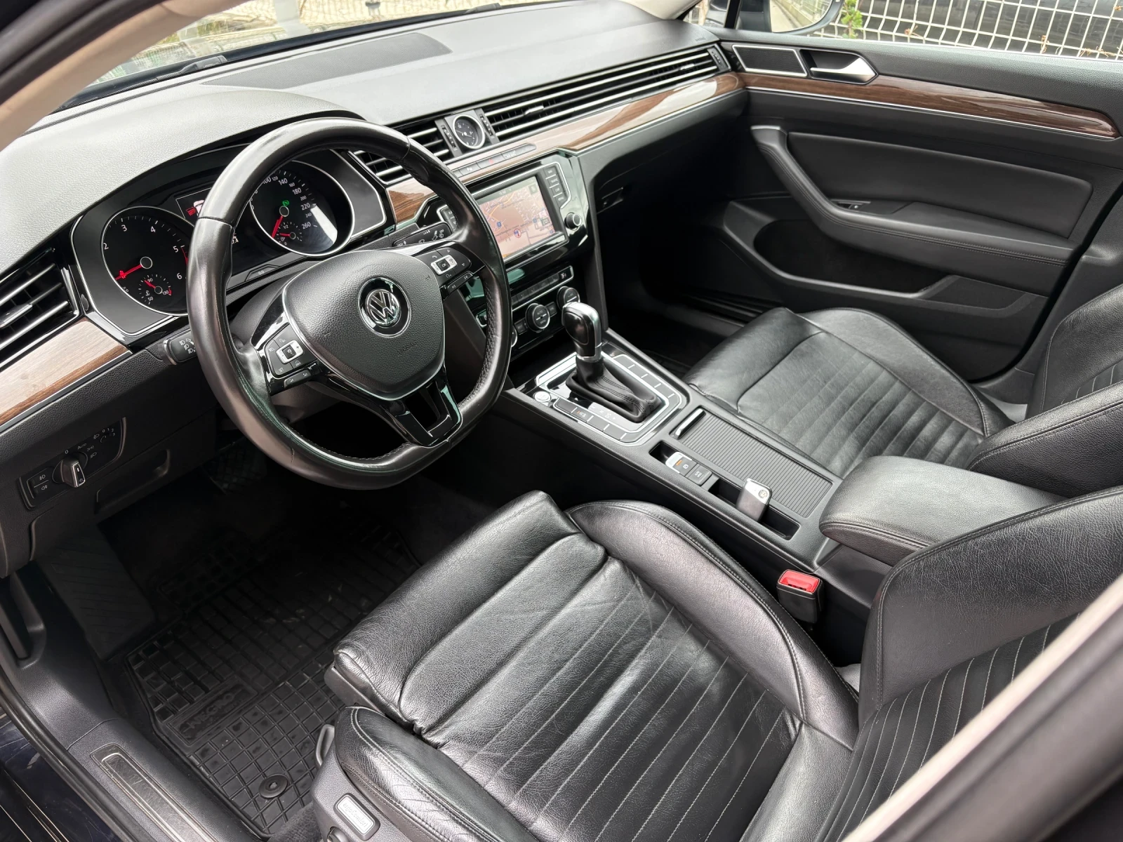VW Passat DSG HIGHLINE КОЖА НАВИГАЦИЯ KEYLESS GO - изображение 7