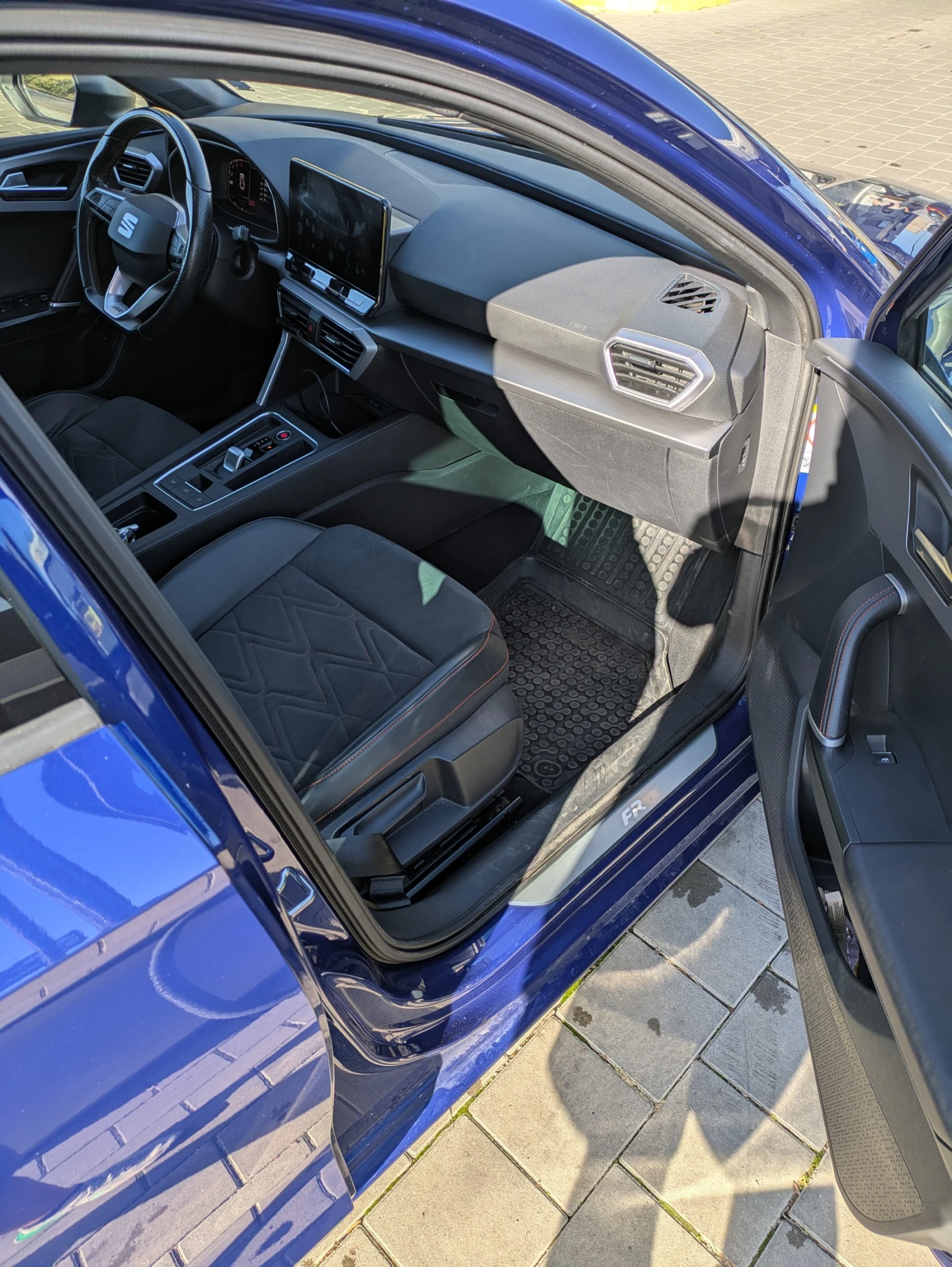 Seat Leon Sportstourer FR e-Hybrid - изображение 7