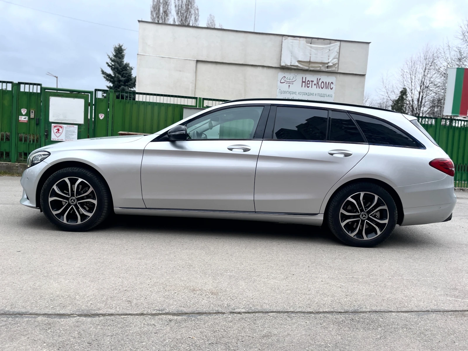 Mercedes-Benz C 220  4 Matic Facelift, снимка 3 - Автомобили и джипове - 53146105