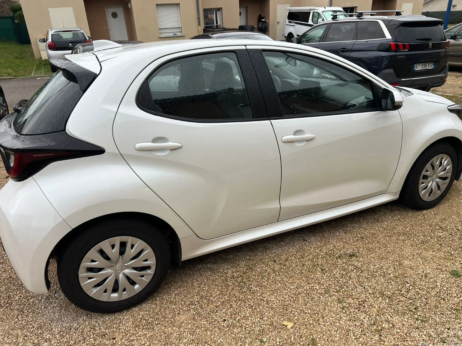 Toyota Yaris  - изображение 8