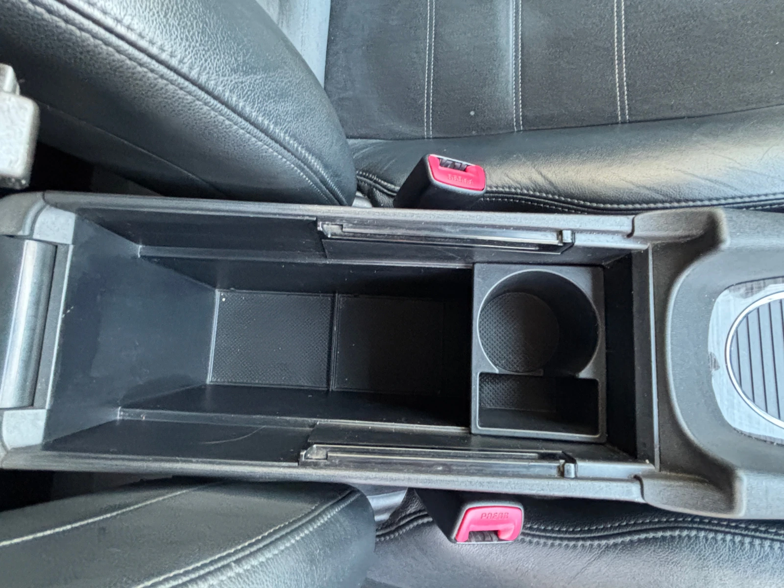 Toyota Avensis 2.0 Valvematic, снимка 11 - Автомобили и джипове - 53778180