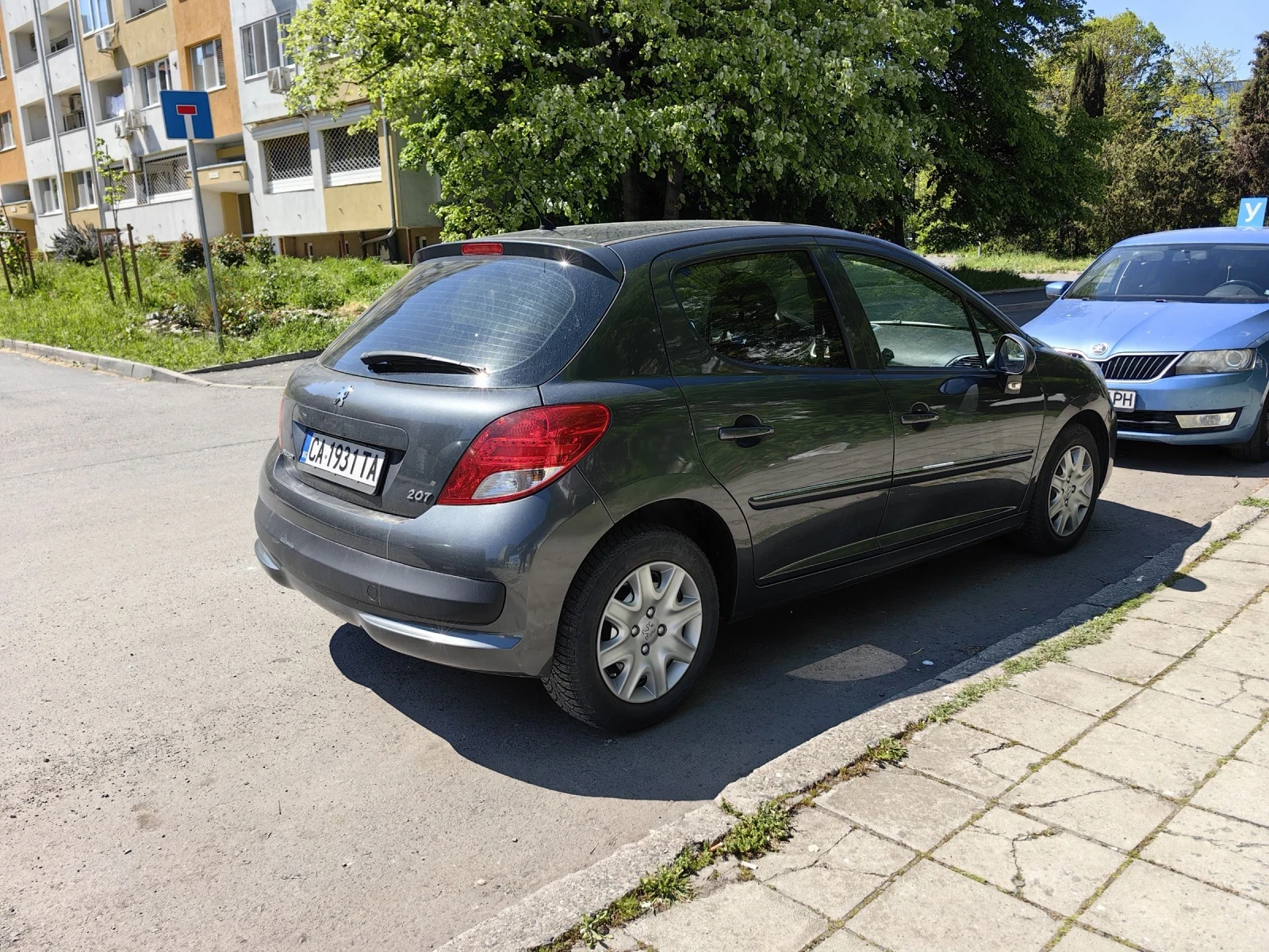 Peugeot 207 1.4 i Напълно обслужен, снимка 4 - Автомобили и джипове - 54458159