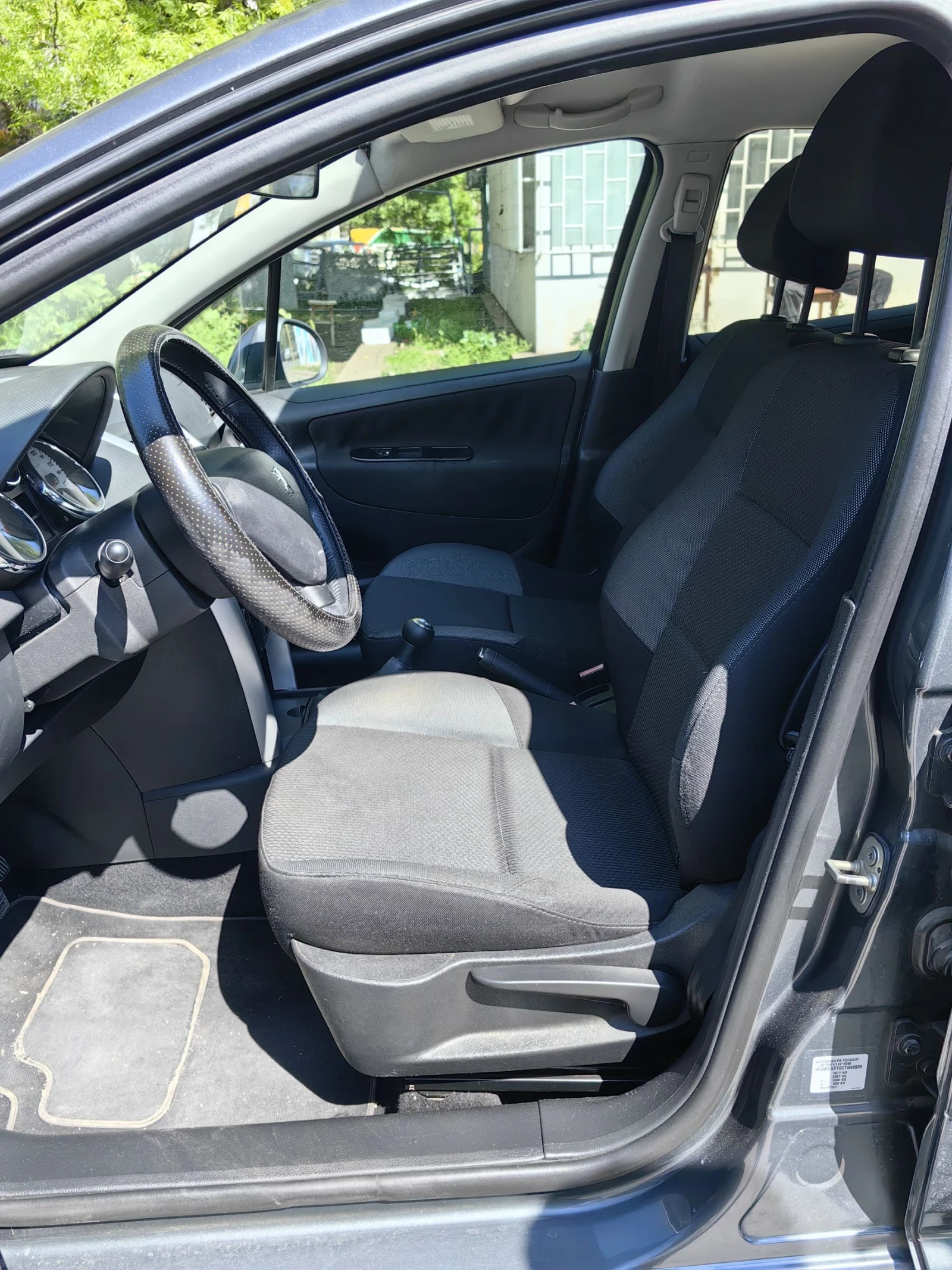 Peugeot 207 1.4 i Напълно обслужен, снимка 7 - Автомобили и джипове - 54458159