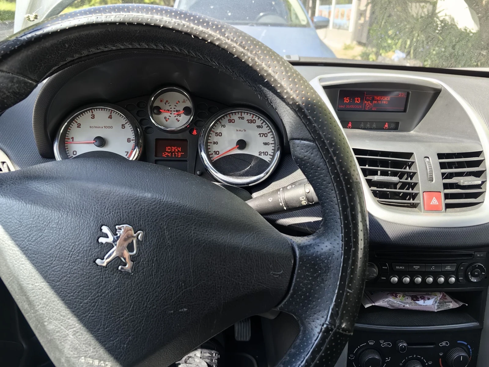 Peugeot 207 1.4 i Напълно обслужен, снимка 11 - Автомобили и джипове - 54458159