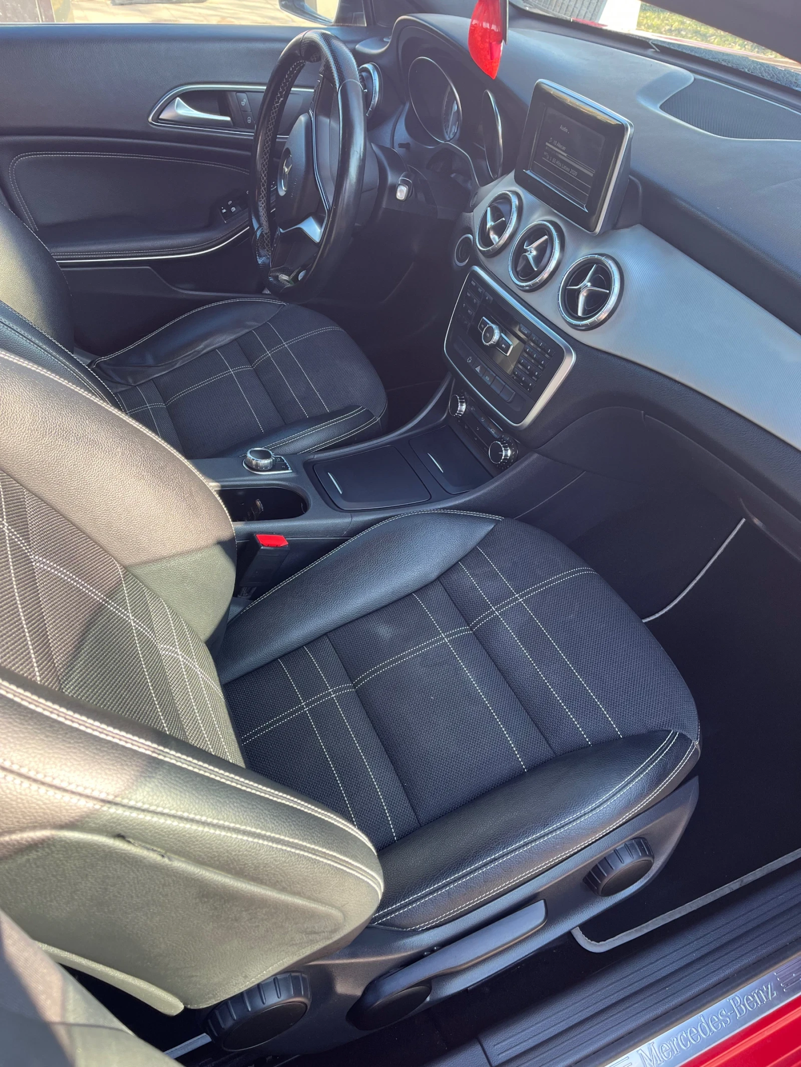 Mercedes-Benz CLA 220, снимка 8 - Автомобили и джипове - 54164525