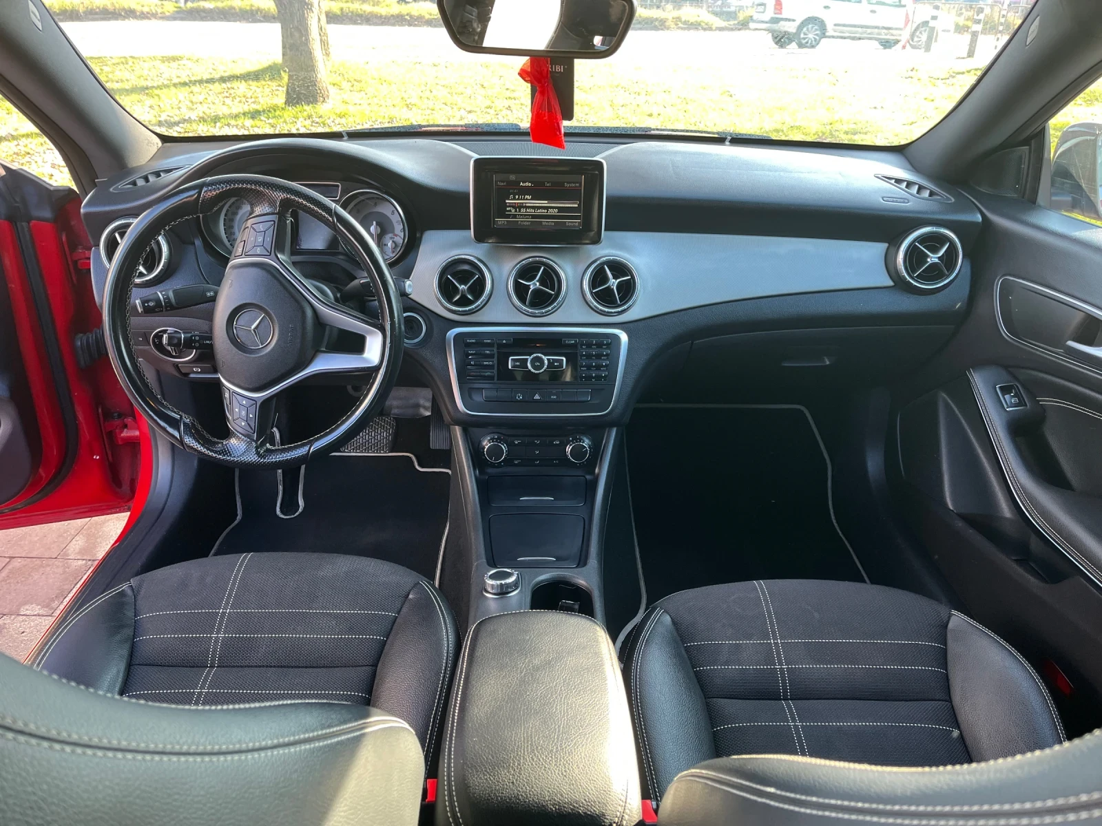 Mercedes-Benz CLA 220, снимка 9 - Автомобили и джипове - 54164525