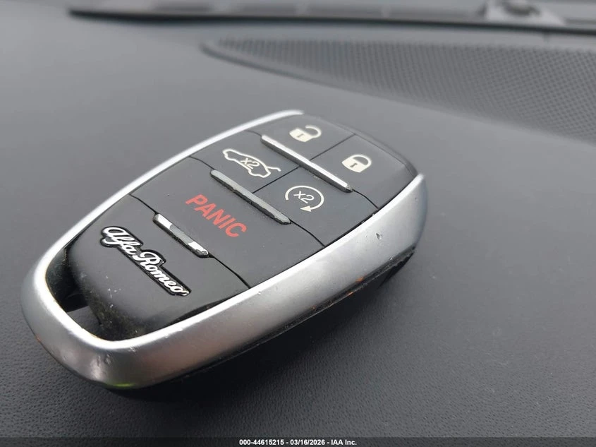 Alfa Romeo Giulia TI RWD * Kрайна цена до БГ* , снимка 11 - Автомобили и джипове - 54185633