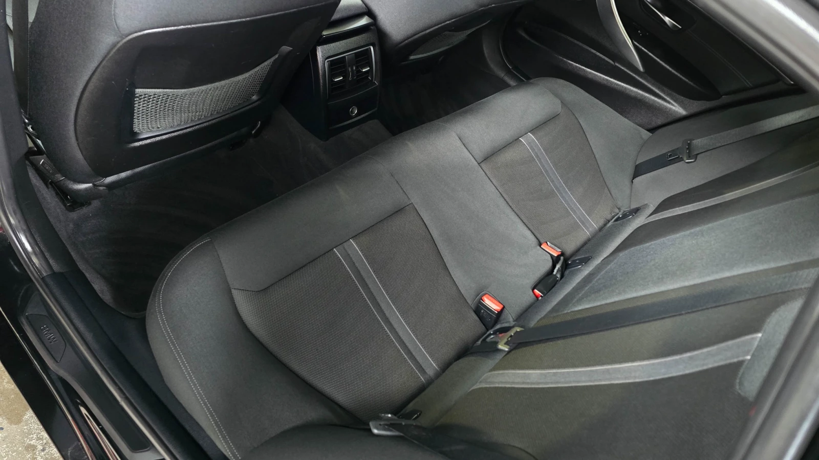 BMW 318 Нави* бензин* Sportline, снимка 12 - Автомобили и джипове - 54355316