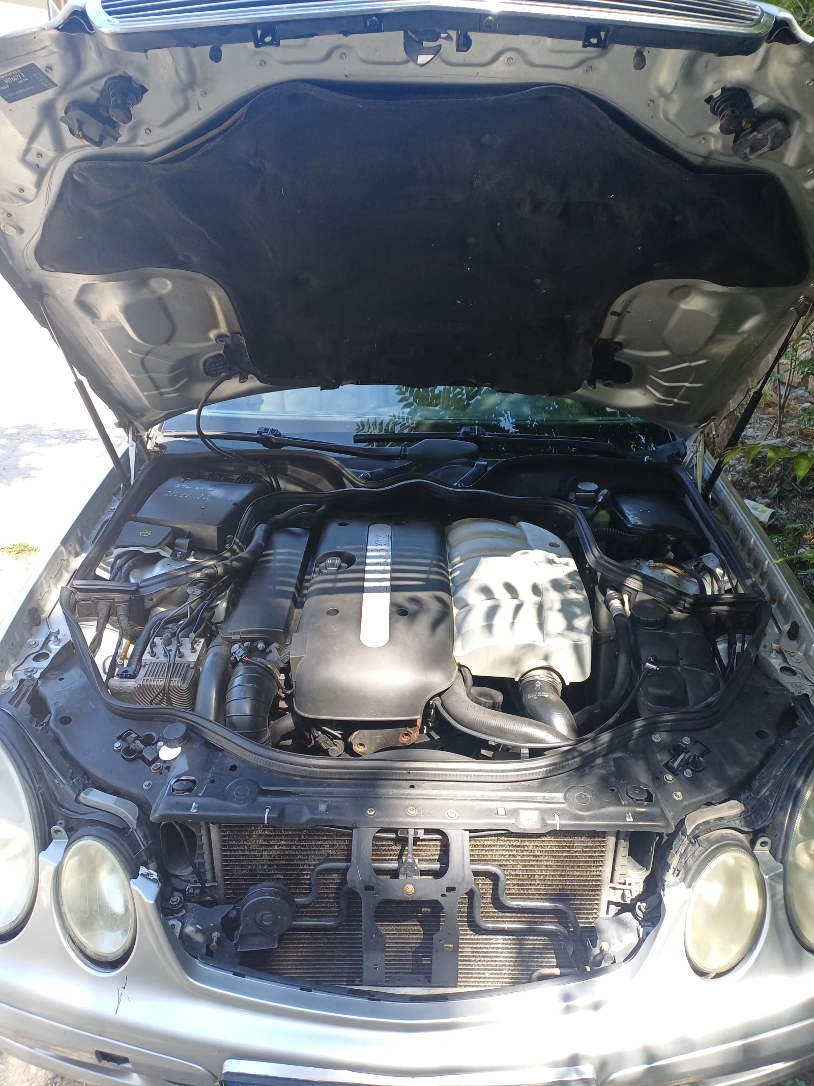 Mercedes-Benz E 270, снимка 13 - Автомобили и джипове - 54736509