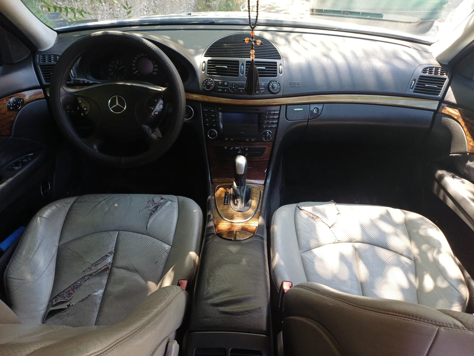 Mercedes-Benz E 270, снимка 11 - Автомобили и джипове - 54736509