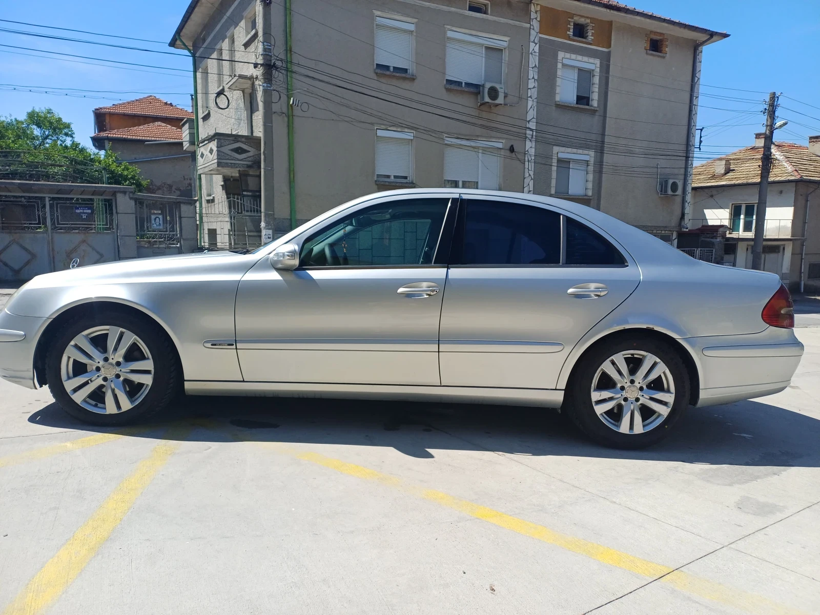 Mercedes-Benz E 270, снимка 4 - Автомобили и джипове - 54736509