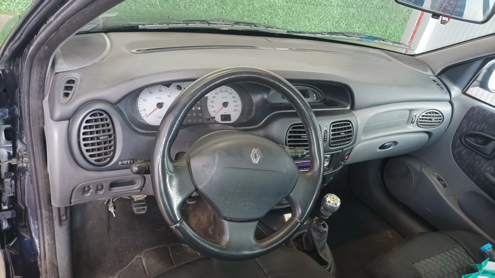 Renault Megane, снимка 7 - Автомобили и джипове - 54943654