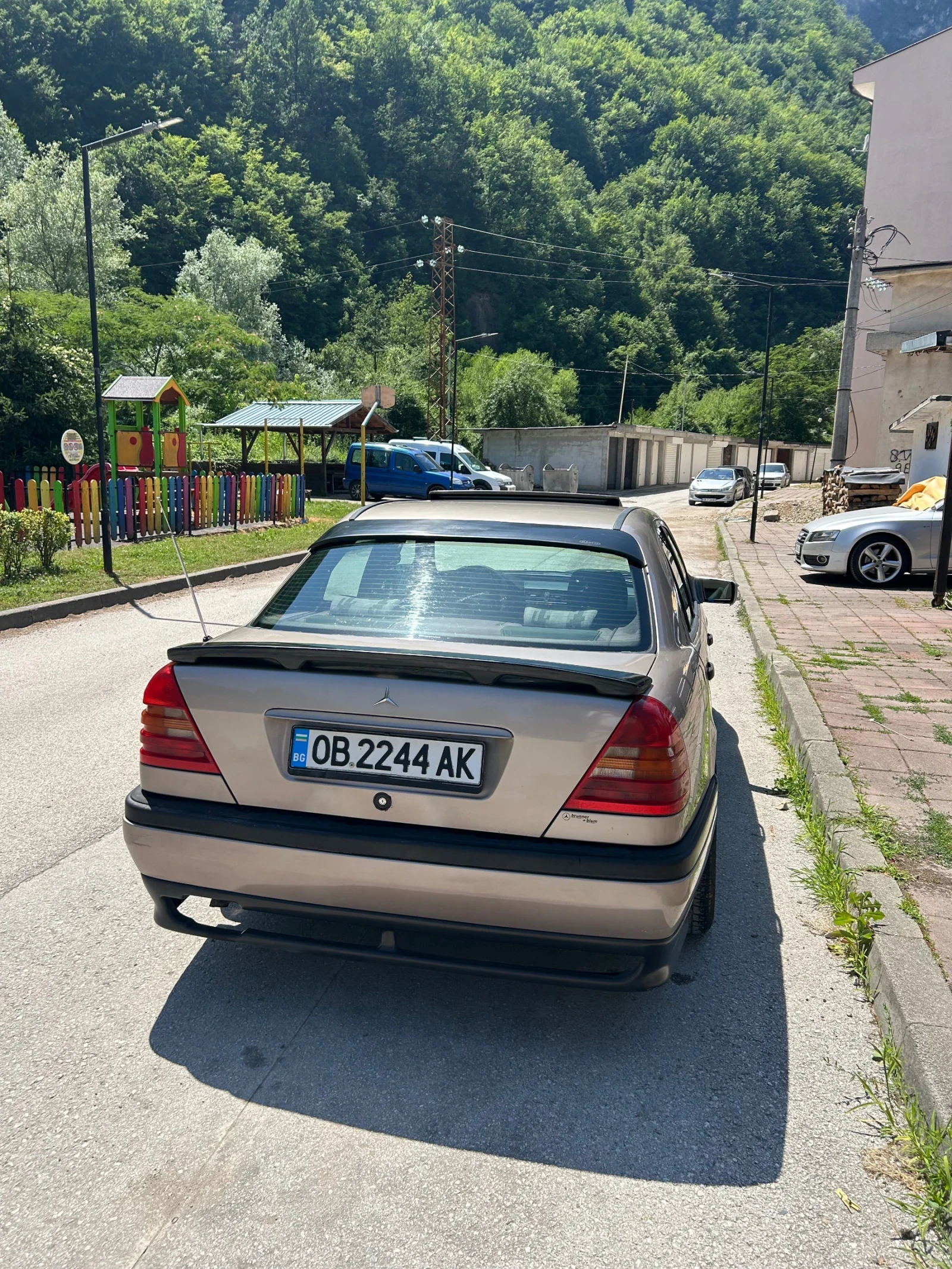 Mercedes-Benz 200, снимка 4 - Автомобили и джипове - 55326494