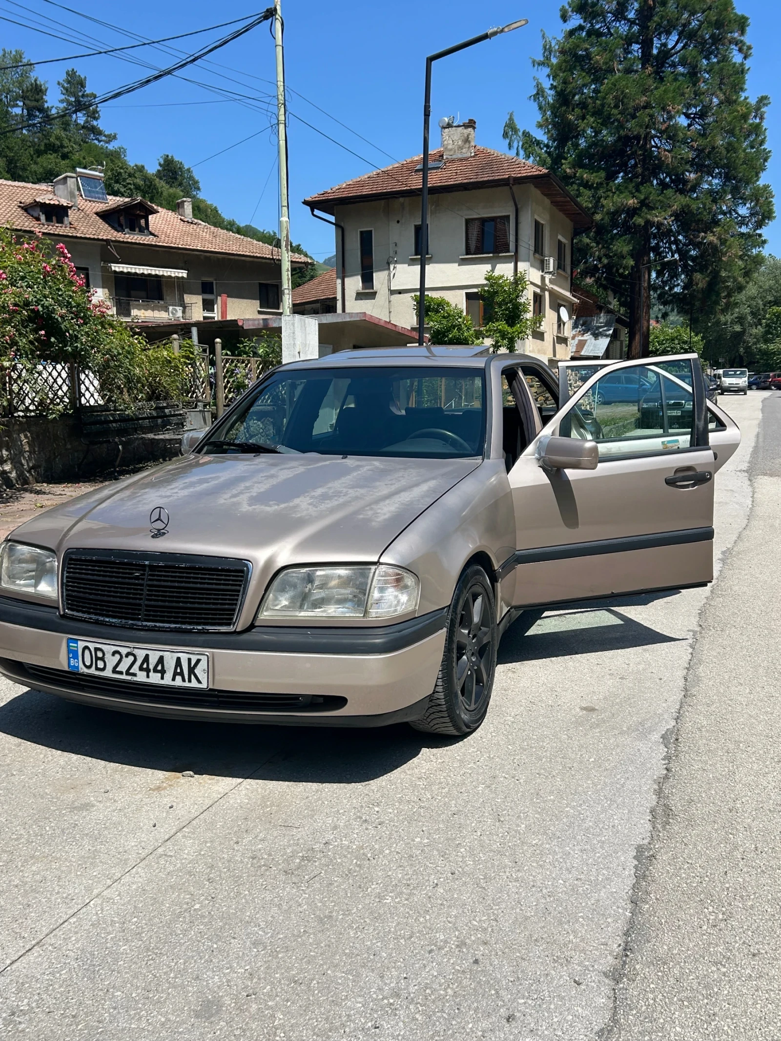 Mercedes-Benz 200, снимка 9 - Автомобили и джипове - 55326494