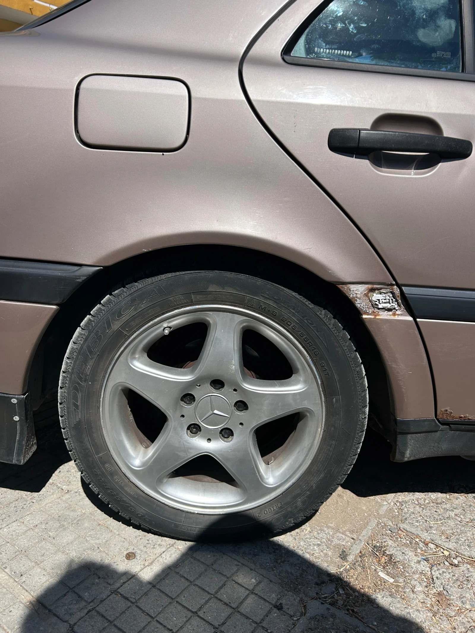 Mercedes-Benz 200, снимка 14 - Автомобили и джипове - 55326494