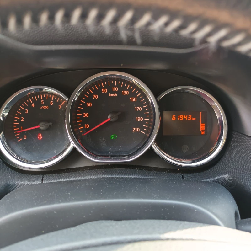 Dacia Duster 1.6i GAZ, снимка 10 - Автомобили и джипове - 52320704