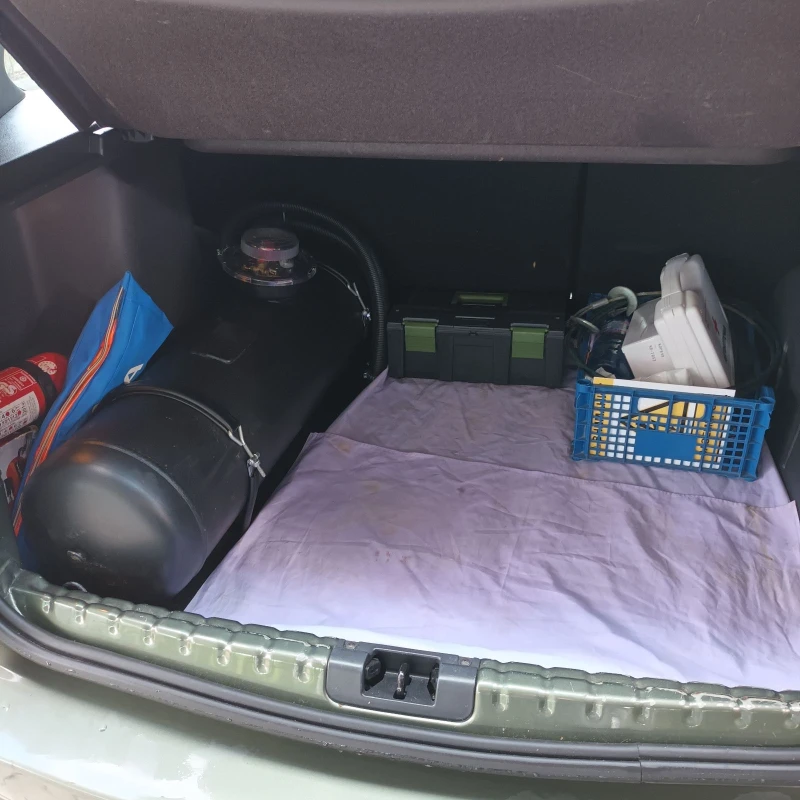 Dacia Duster 1.6i GAZ, снимка 12 - Автомобили и джипове - 52320704