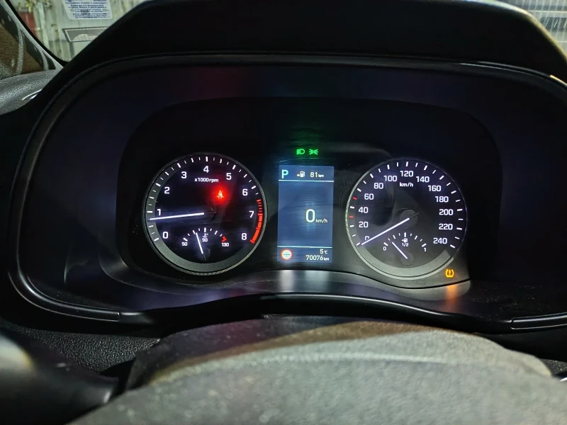 Hyundai Tucson, снимка 10 - Автомобили и джипове - 52831414