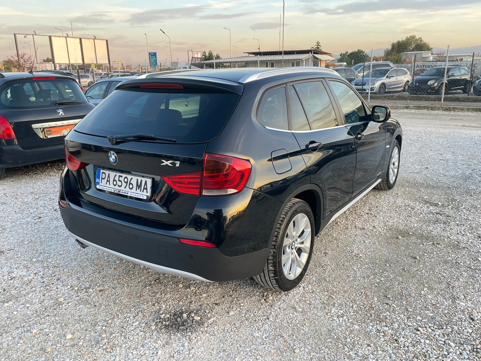 BMW X1 2.3XDrive, Aвтомат - изображение 7
