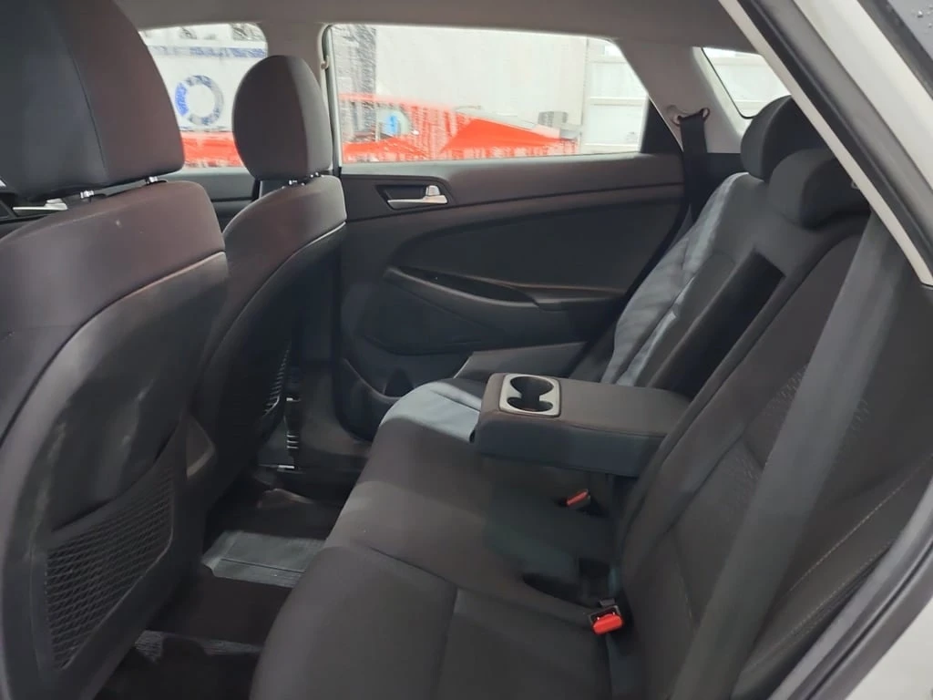 Hyundai Tucson * ESSENTIAL * CARFAX *    | Mobile.bg   10