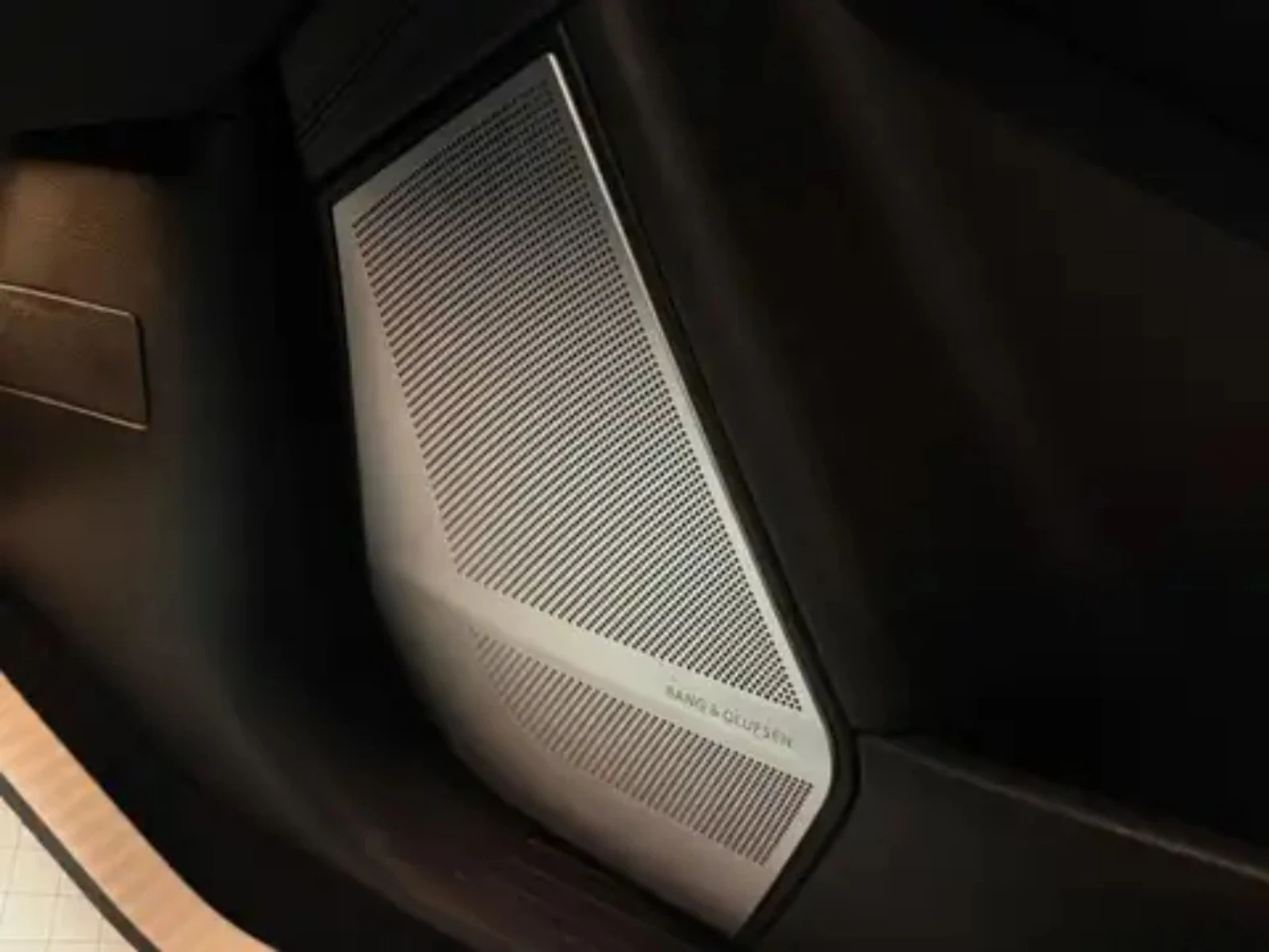 Mercedes-Benz GL 550 2013/ЧИСТ CARFAX/B&O AUDIO/PANO/CAMERA/NIGHT/, снимка 10 - Автомобили и джипове - 53985642