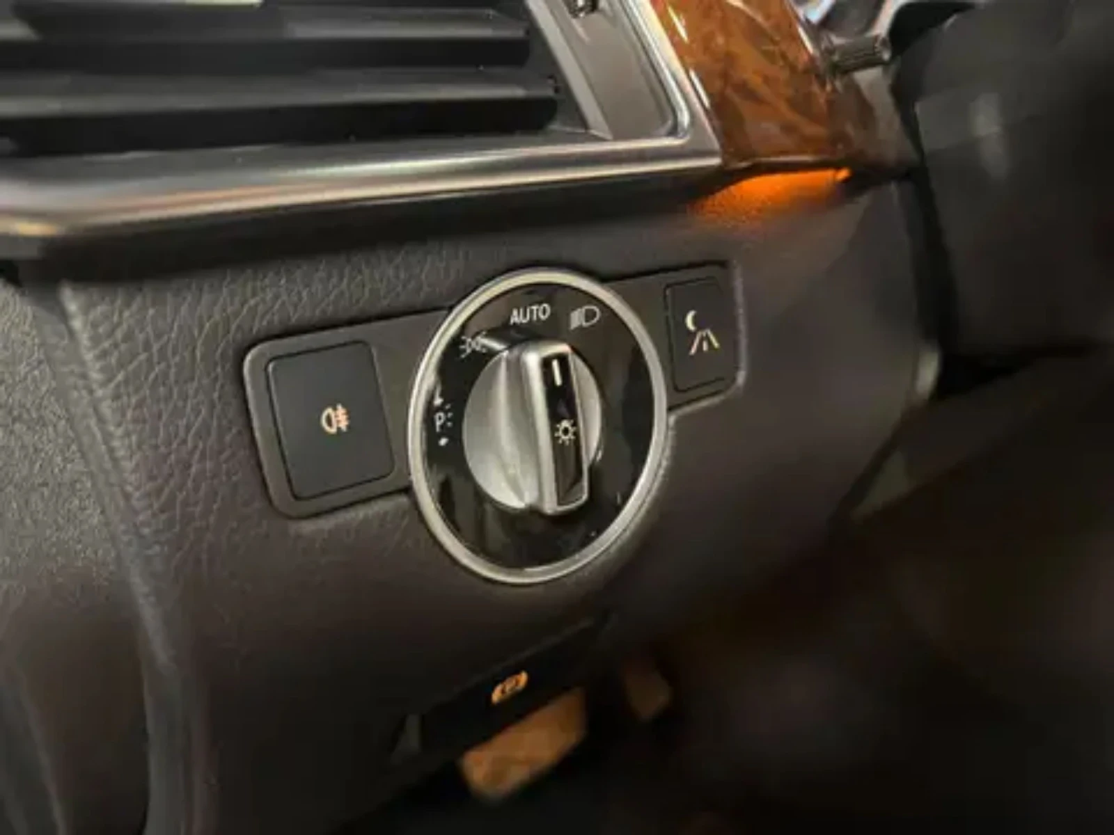 Mercedes-Benz GL 550 2013/ЧИСТ CARFAX/B&O AUDIO/PANO/CAMERA/NIGHT/, снимка 13 - Автомобили и джипове - 53985642