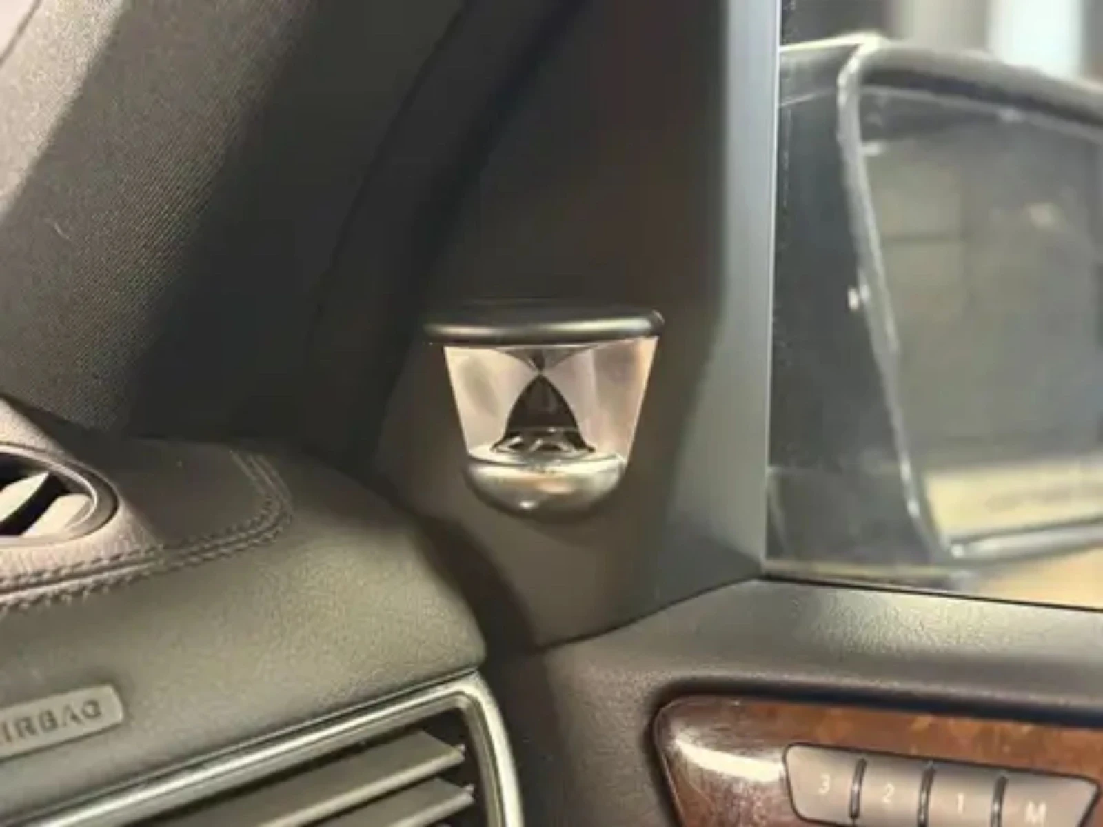 Mercedes-Benz GL 550 2013/ЧИСТ CARFAX/B&O AUDIO/PANO/CAMERA/NIGHT/, снимка 11 - Автомобили и джипове - 53985642