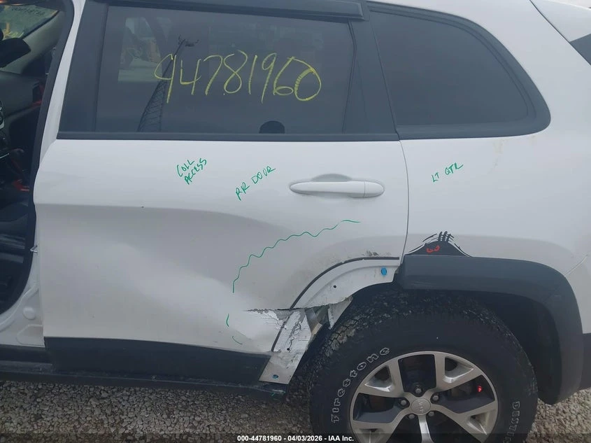 Jeep Cherokee 3.2l Trailhawk 4X4, снимка 6 - Автомобили и джипове - 54366627