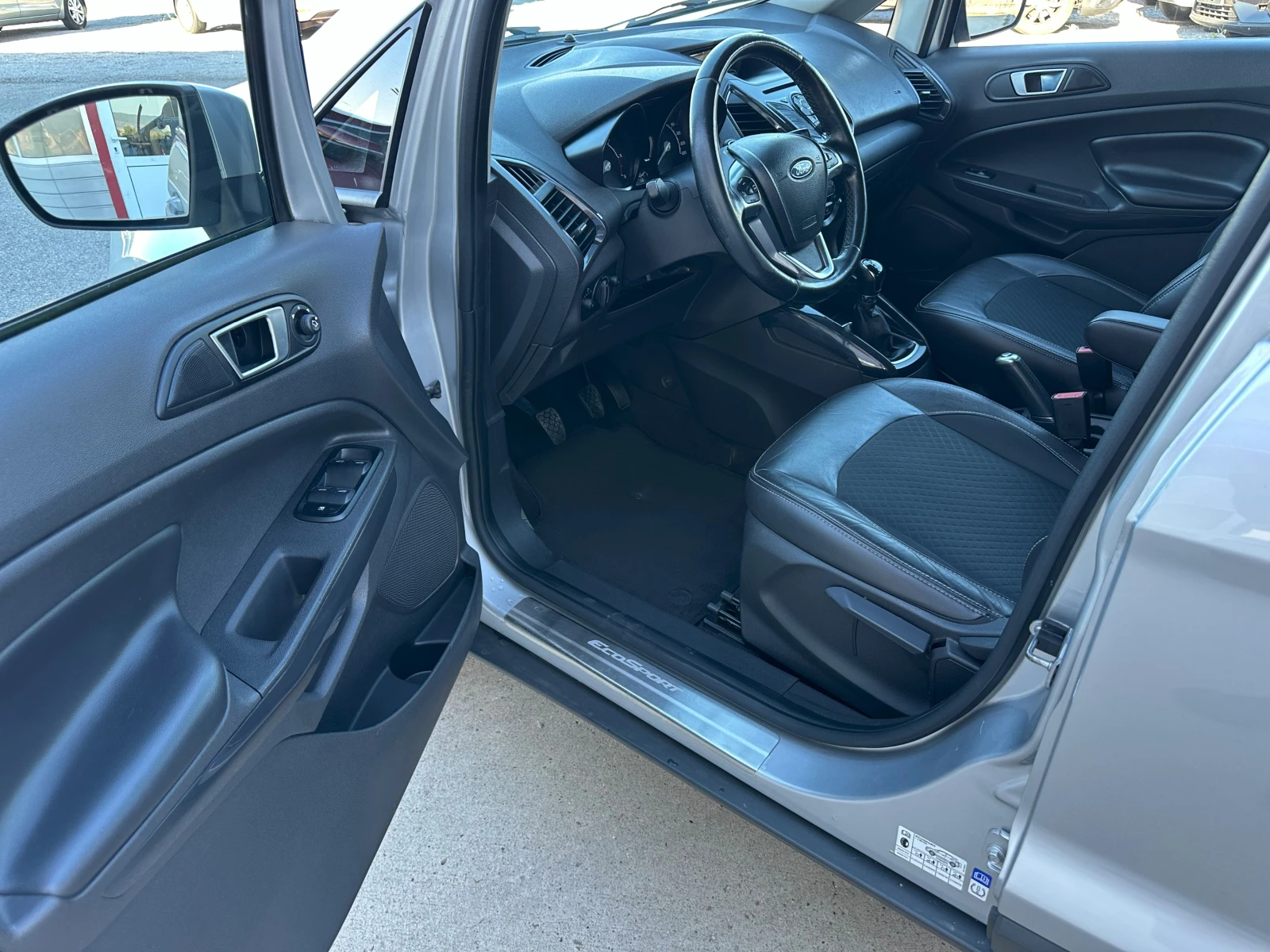 Ford EcoSport 1.5TDCi TITANIUM, снимка 9 - Автомобили и джипове - 55992261