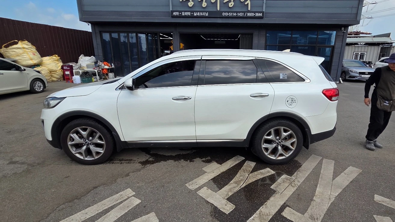 Kia Sorento 2.2* ПОДГРЕВ ВОЛАН* ЛЮК* КРАЙНА ЦЕНА, снимка 6 - Автомобили и джипове - 56025303