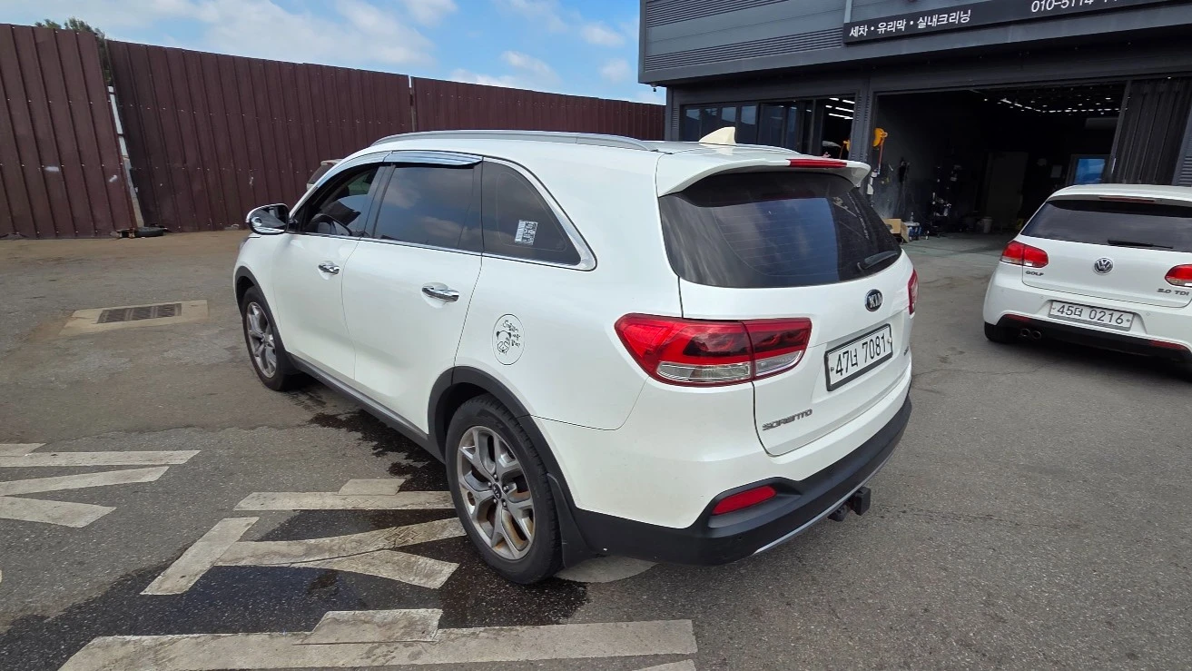 Kia Sorento 2.2* ПОДГРЕВ ВОЛАН* ЛЮК* КРАЙНА ЦЕНА, снимка 5 - Автомобили и джипове - 56025303