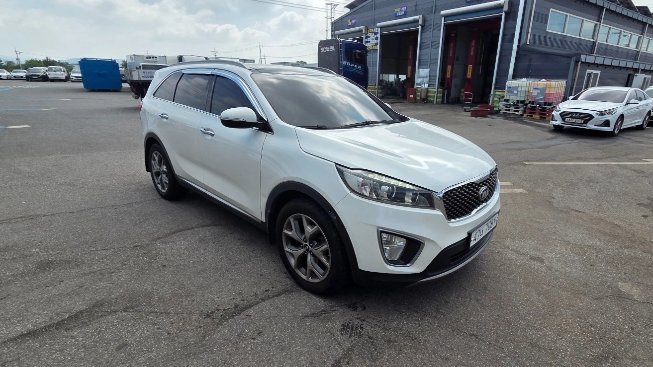 Kia Sorento 2.2* ПОДГРЕВ ВОЛАН* ЛЮК* КРАЙНА ЦЕНА, снимка 2 - Автомобили и джипове - 56025303