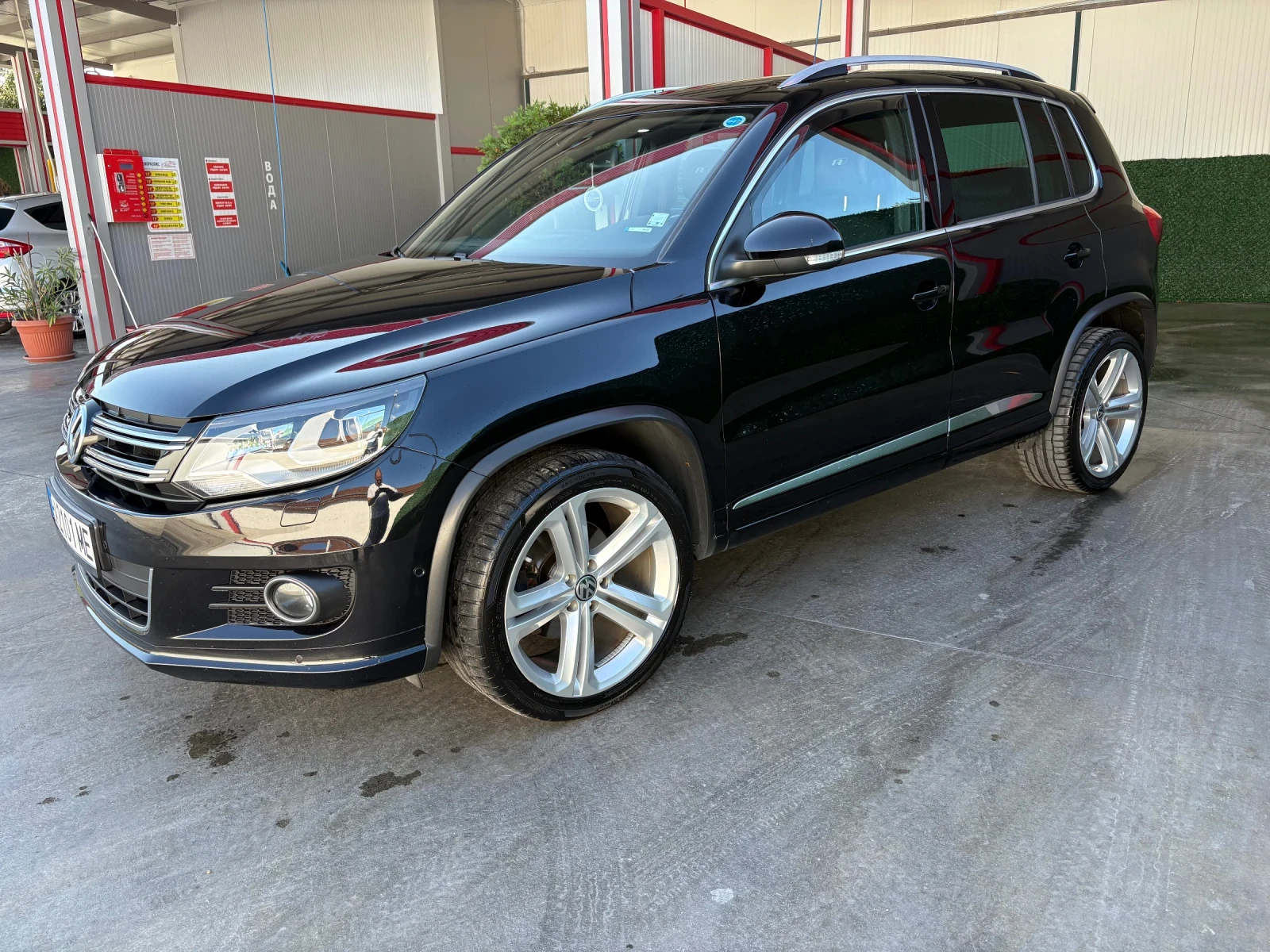 VW Tiguan R-Line x 3 2.0 TDI 177, снимка 3 - Автомобили и джипове - 56088076