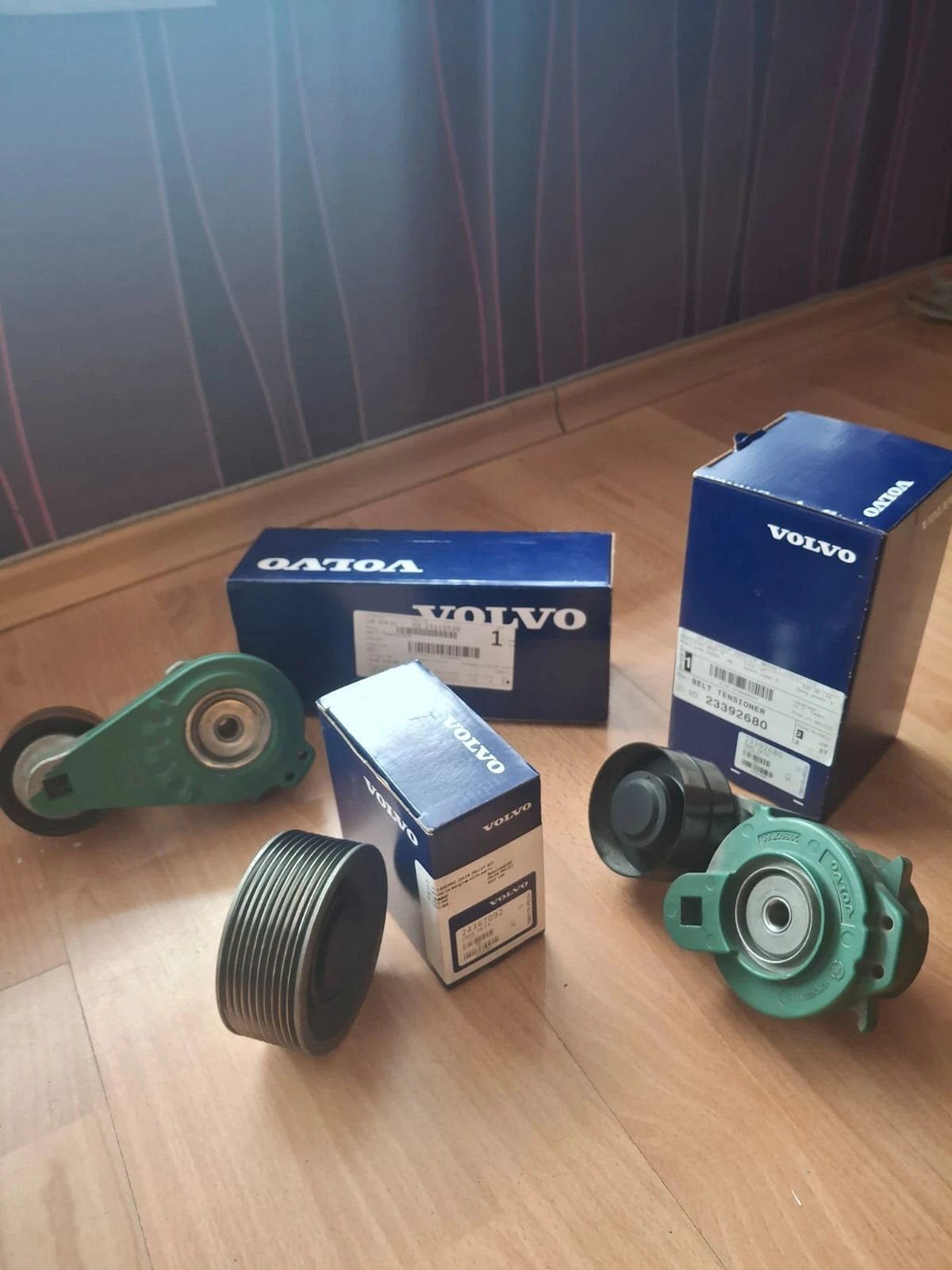 Volvo and Renault �������� ������� � ����� �� ����� | Mobile.bg � ����������� 1