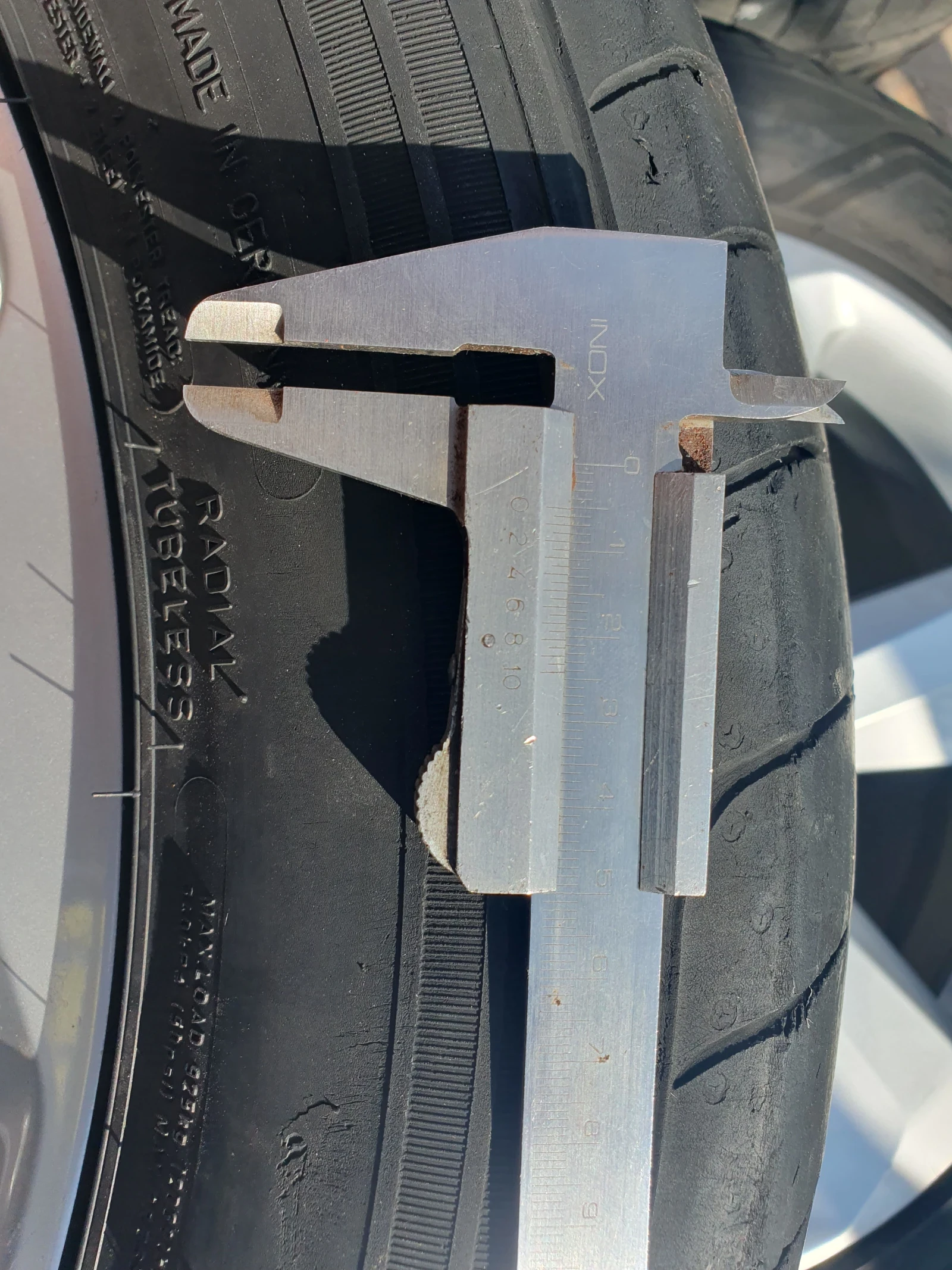 Гуми Летни 235/55R19, снимка 5 - Гуми и джанти - 53849742