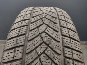 Гуми Зимни 255/55R19, снимка 1 - Гуми и джанти - 46868655