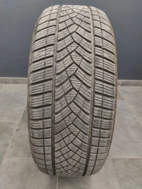 Гуми Зимни 255/55R19, снимка 2 - Гуми и джанти - 46868655