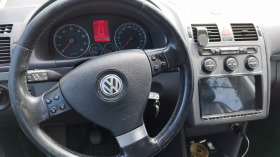 VW Touran 1.4 TSI, снимка 16 - Автомобили и джипове - 45125574