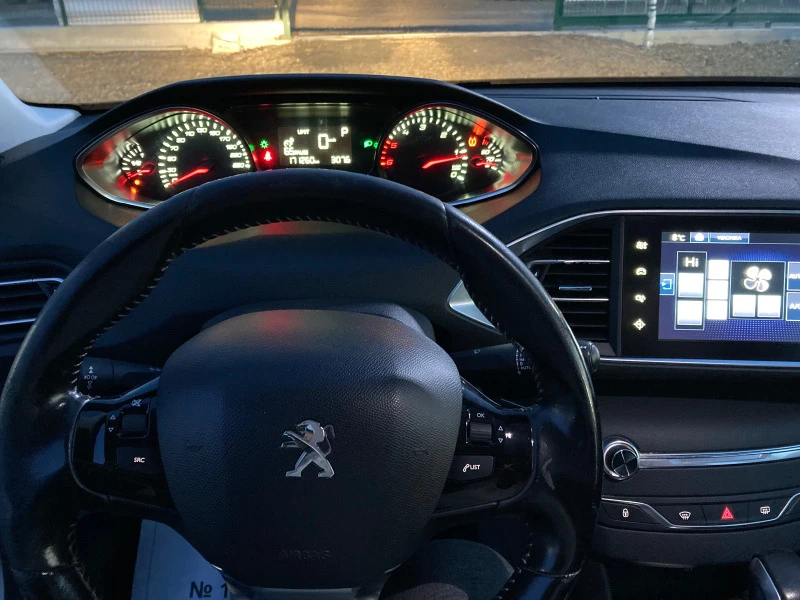 Peugeot 308 1.6 120ps, снимка 12 - Автомобили и джипове - 44444650