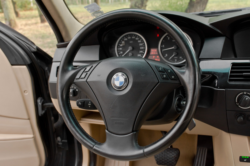 BMW 530 M * Sport* , снимка 15 - Автомобили и джипове - 46462940